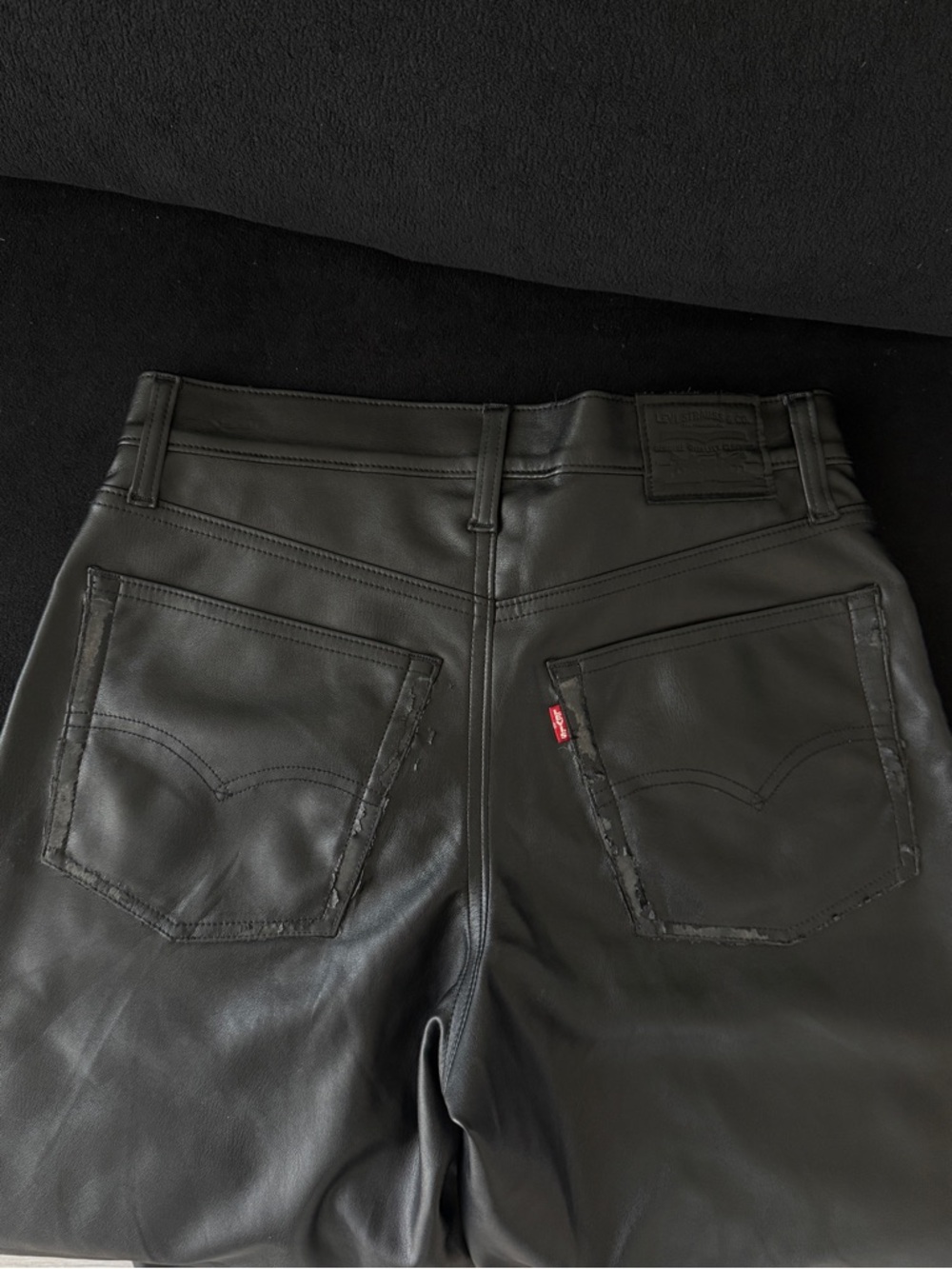 Levi’s FAUX LEATHER BAGGY DAD WOMEN'S PANTS - Picture 5 of 9